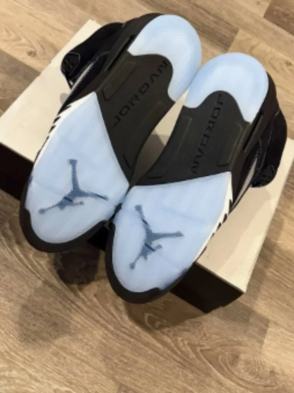 Jordan 5 Retro Black University Blue 2026
